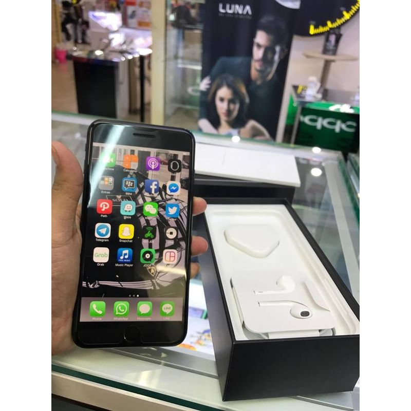 Jual Apple iPhone 7 Plus 128gb jet black Bekas