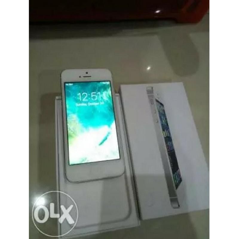 Jual Apple iPhone 5 32gb white Bekas