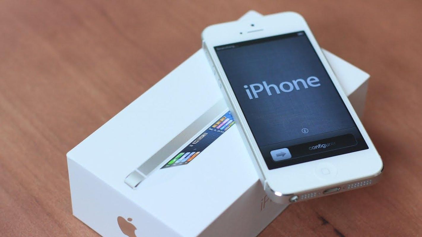 Jual Apple iPhone 5 16gb white Bekas