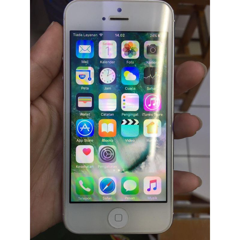 Jual Apple iPhone 5 16gb white Bekas