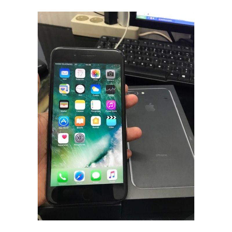 Jual Apple iPhone 7 Plus 128gb jet black Bekas
